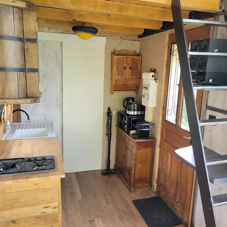 Tiny House La Chevechette בקתה *